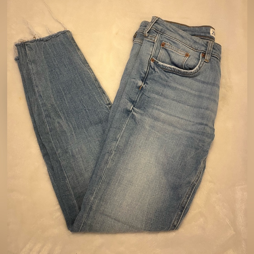 Zara Light Wash Denim Jeans